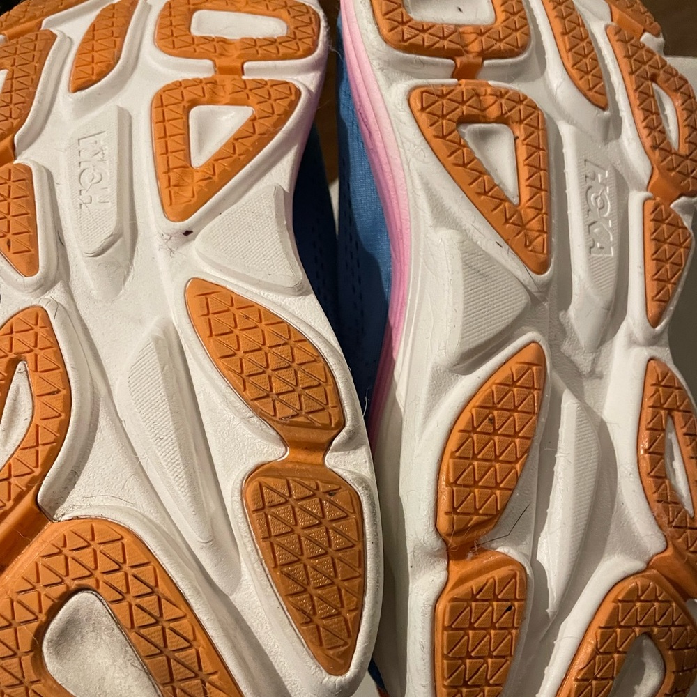 Hoka woman Bondi 8 size 12D - Picture 7 of 14